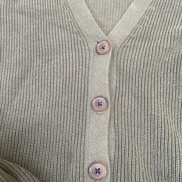 Olive green Banana Republic cardigan - Picture 3 of 3